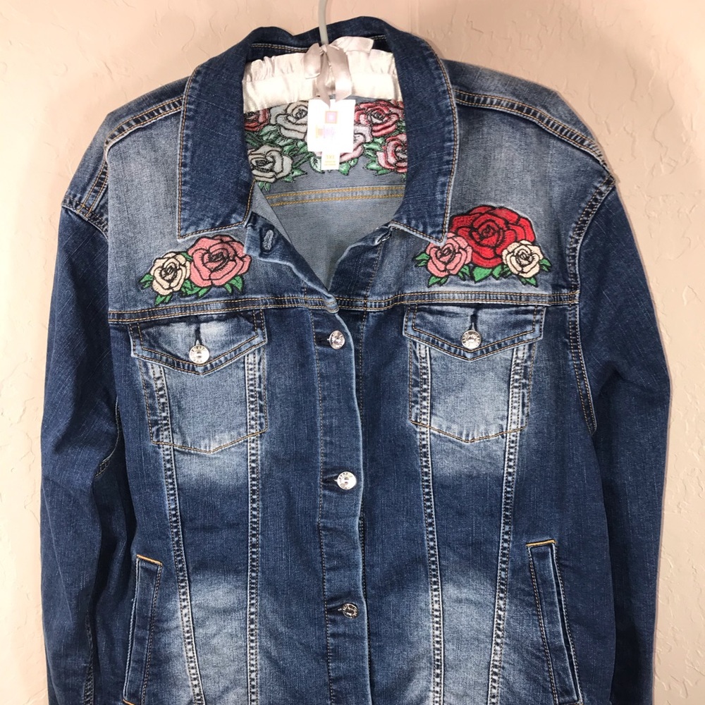Lularoe Harvey Denim Jacket. NWOT. 3XL (24-26)